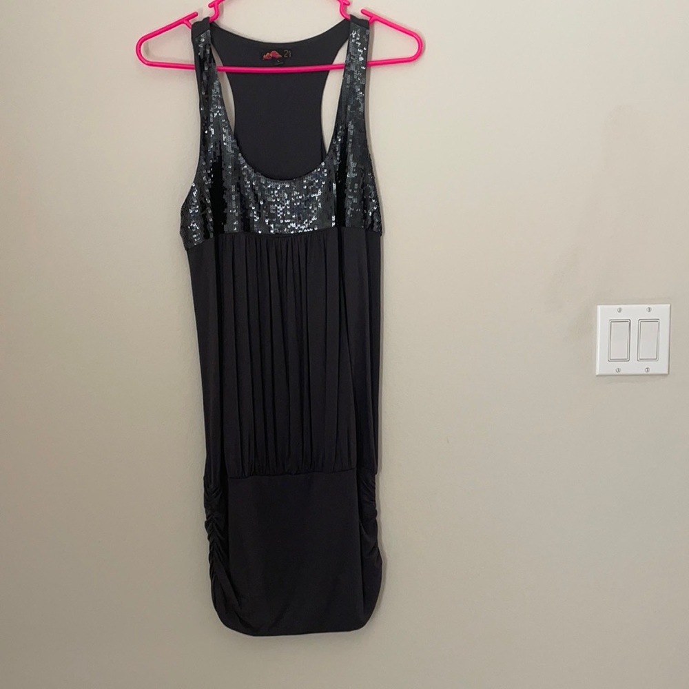 Black form fitting ballon style sparkly dress Size Large